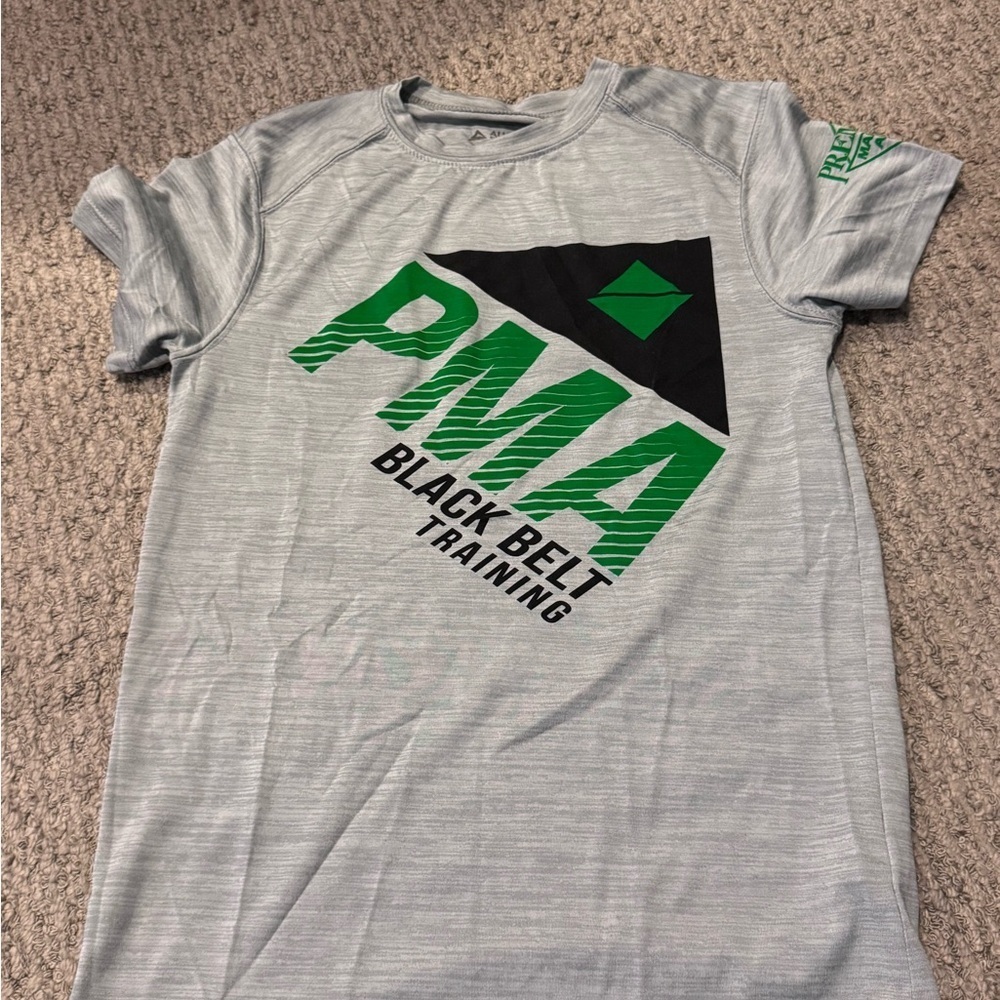 5 for $25 SALE 🎉 PMA black belt shirt - Picture 2 of 3